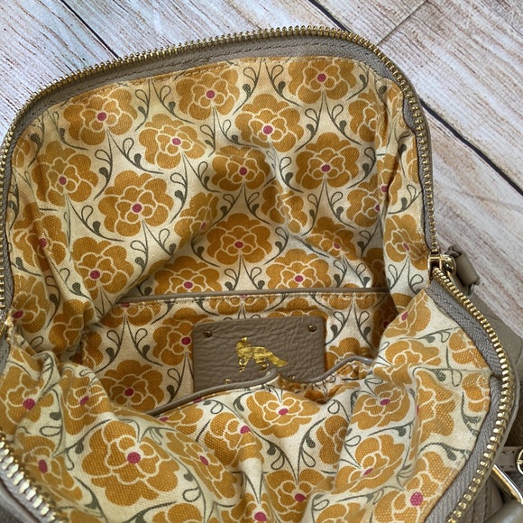 Emma Fox Leather Hand/Shoulder Bag With Gold Tone Hardware - Picture 8 of 16